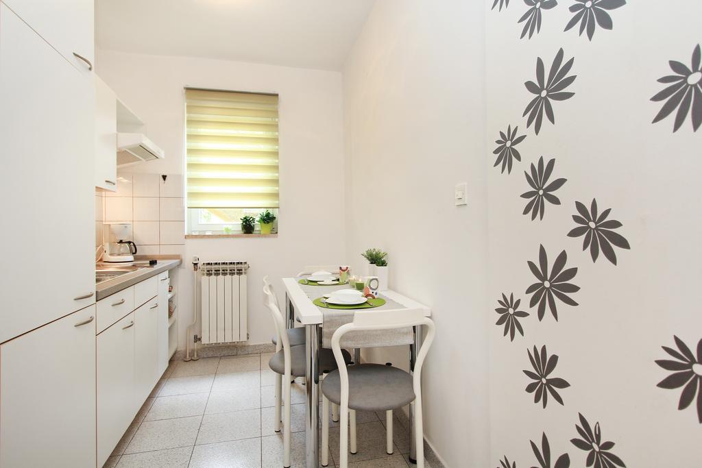 Apartments Villa Concept ポレッチ エクステリア 写真
